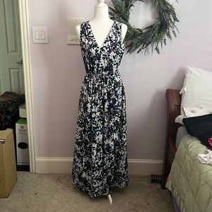Banana Republic Size 6 Maxi Dress